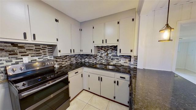 6374 HAMPTON DRIVE N, St Petersburg, FL 33710