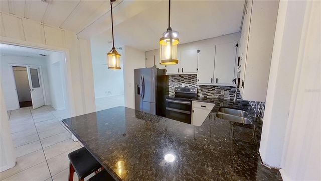 6374 HAMPTON DRIVE N, St Petersburg, FL 33710