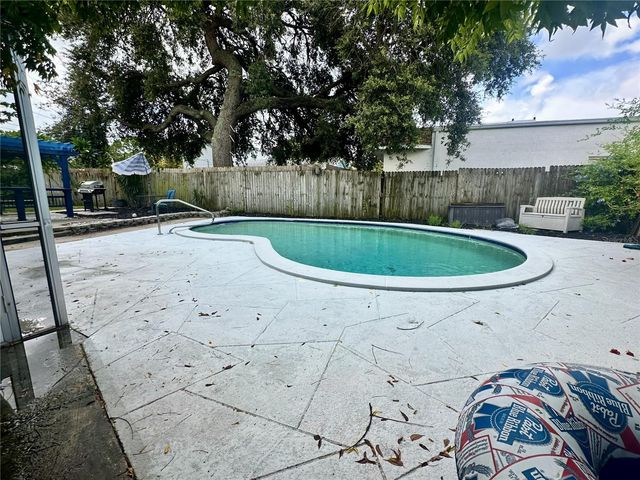 6374 HAMPTON DRIVE N, St Petersburg, FL 33710