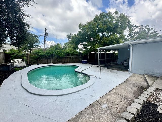 6374 HAMPTON DRIVE N, St Petersburg, FL 33710