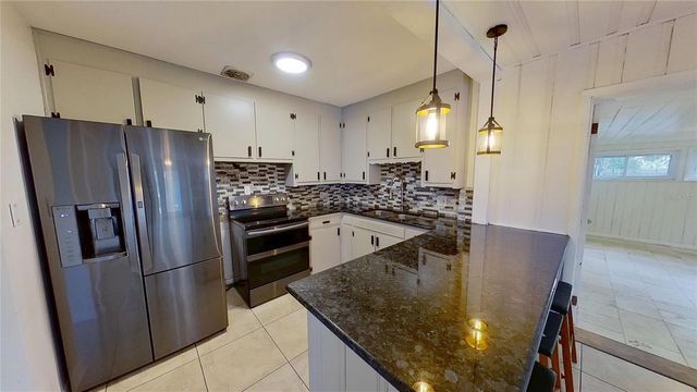 6374 HAMPTON DRIVE N, St Petersburg, FL 33710