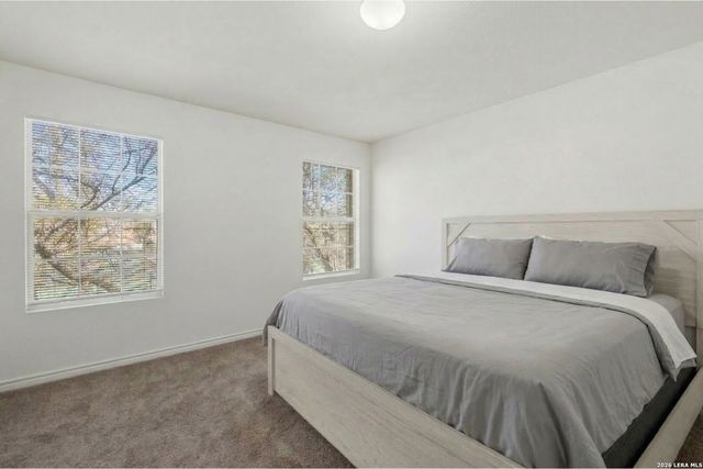 7815 Kingsbury Wood, San Antonio, TX 78240