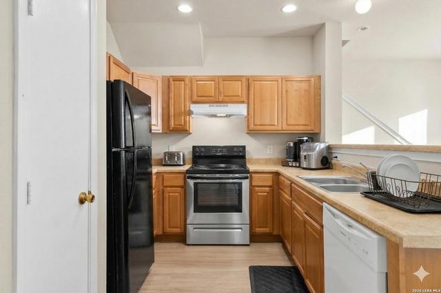 7815 Kingsbury Wood, San Antonio, TX 78240