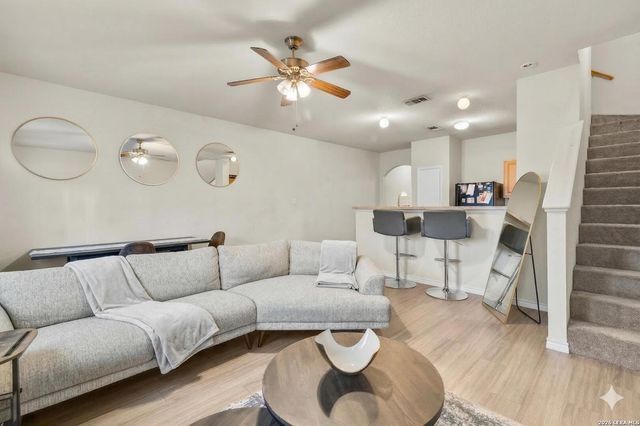 7815 Kingsbury Wood, San Antonio, TX 78240