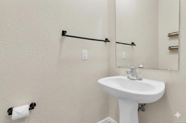 7815 Kingsbury Wood, San Antonio, TX 78240