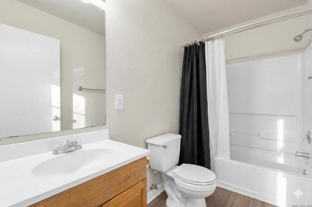 7815 Kingsbury Wood, San Antonio, TX 78240