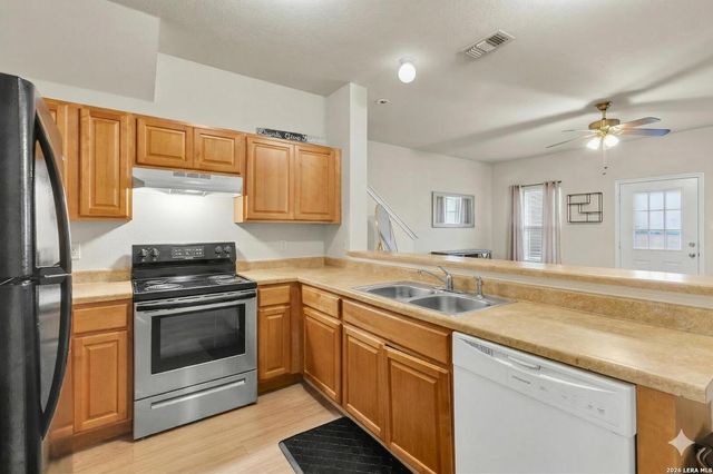 7815 Kingsbury Wood, San Antonio, TX 78240