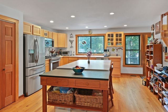 159 Lake Street, Tisbury, MA 02568