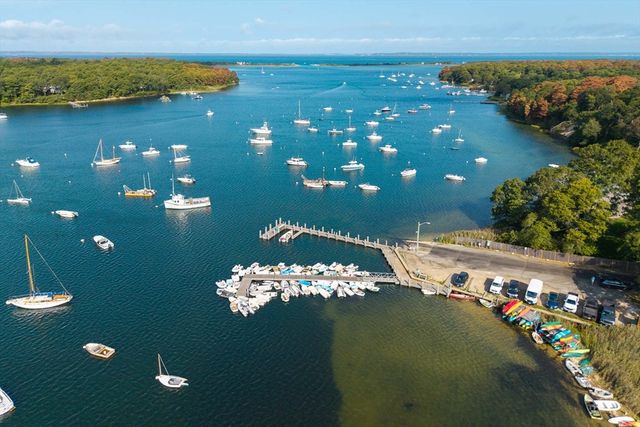 159 Lake Street, Tisbury, MA 02568