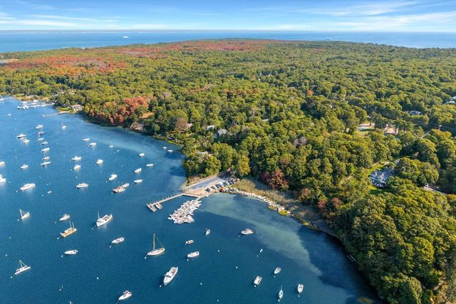 159 Lake Street, Tisbury, MA 02568
