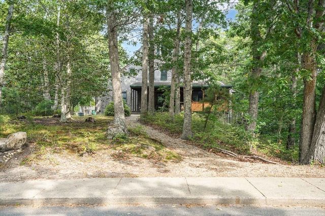 159 Lake Street, Tisbury, MA 02568