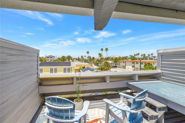 1010 PASS A GRILLE WAY 2, St Pete Beach, FL 33706
