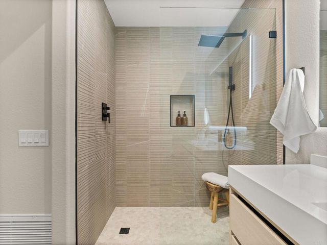 4925 Icaria Way, Oceanside, CA 92056