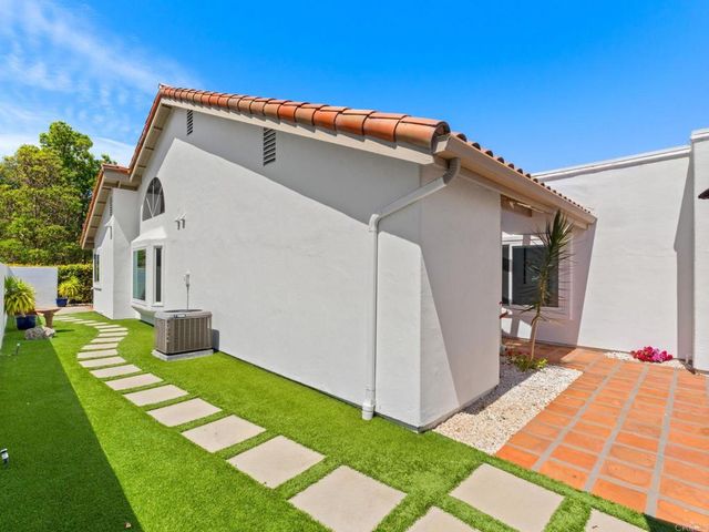 4925 Icaria Way, Oceanside, CA 92056