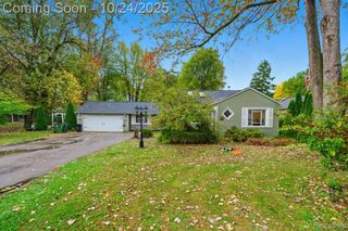 8749 Pacton Drive, Shelby Twp, MI 48317