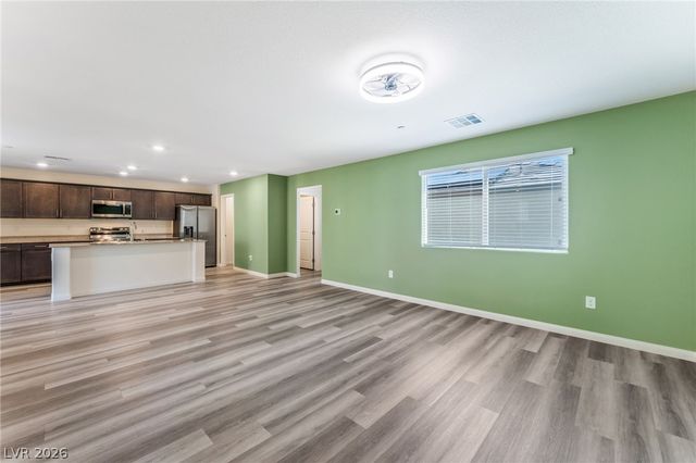 6944 Crimson Shadow Street, North Las Vegas, NV 89086