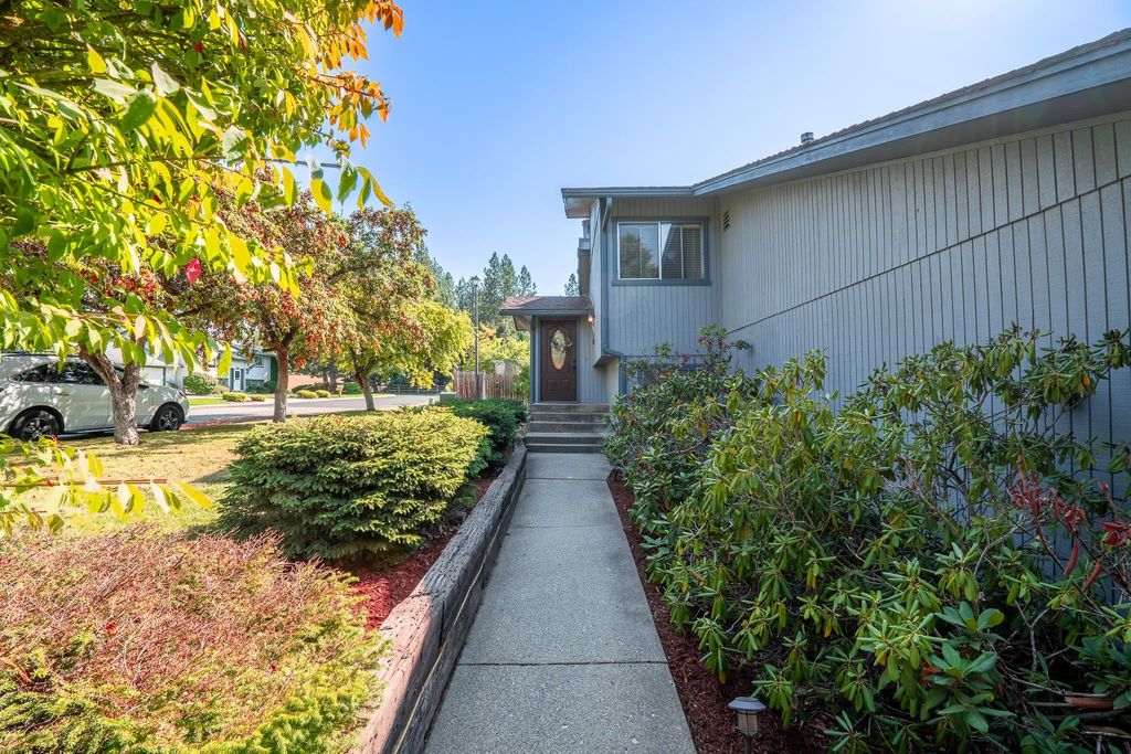 3510 E Pineglen Ave, Mead, WA 99021