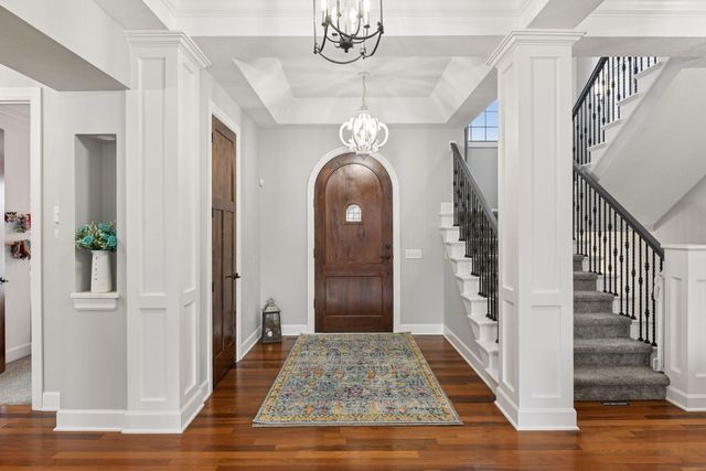 9787 Sky Lane, Eden Prairie, MN 55347