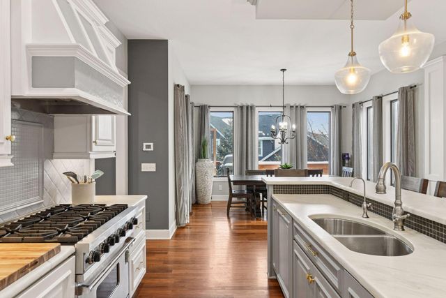 9787 Sky Lane, Eden Prairie, MN 55347