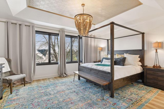 9787 Sky Lane, Eden Prairie, MN 55347