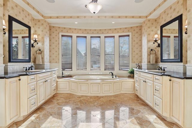 9787 Sky Lane, Eden Prairie, MN 55347