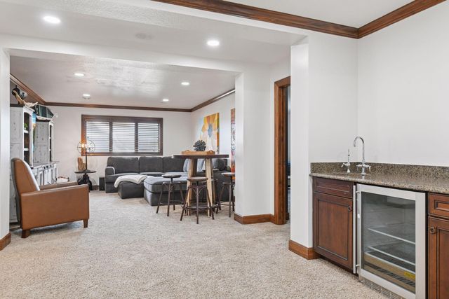 9787 Sky Lane, Eden Prairie, MN 55347