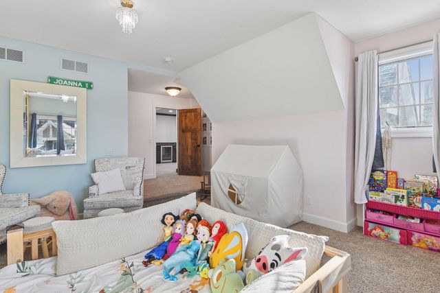 9787 Sky Lane, Eden Prairie, MN 55347