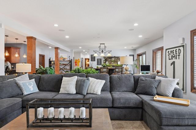 9787 Sky Lane, Eden Prairie, MN 55347