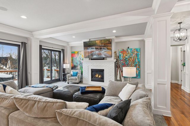 9787 Sky Lane, Eden Prairie, MN 55347