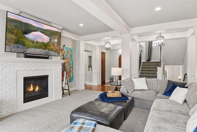 9787 Sky Lane, Eden Prairie, MN 55347