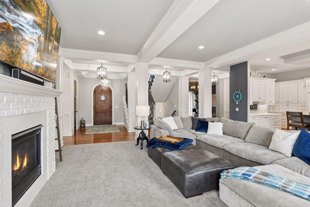 9787 Sky Lane, Eden Prairie, MN 55347