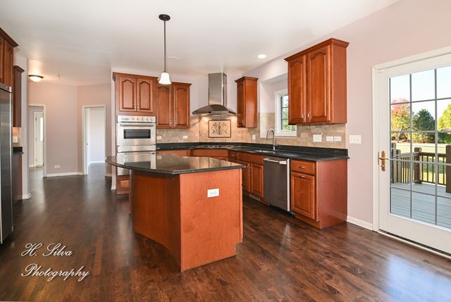 3260 Nottingham Drive, Algonquin, IL 60102