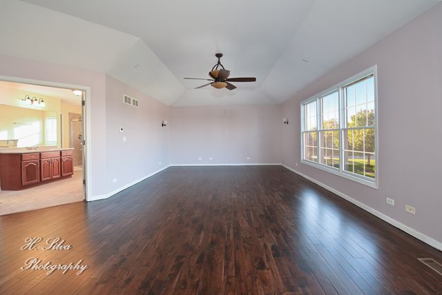 3260 Nottingham Drive, Algonquin, IL 60102