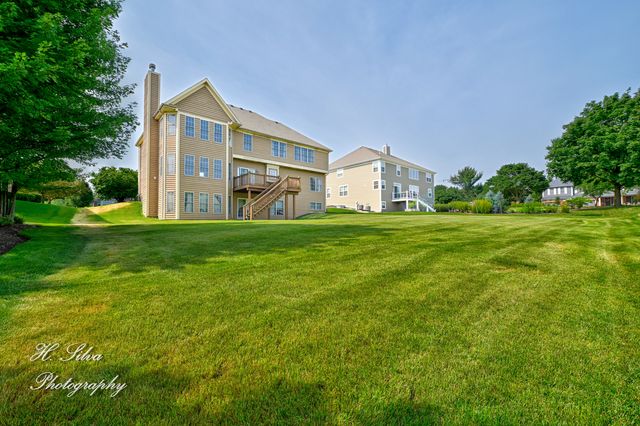 3260 Nottingham Drive, Algonquin, IL 60102