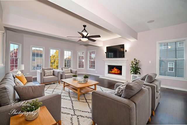 3260 Nottingham Drive, Algonquin, IL 60102