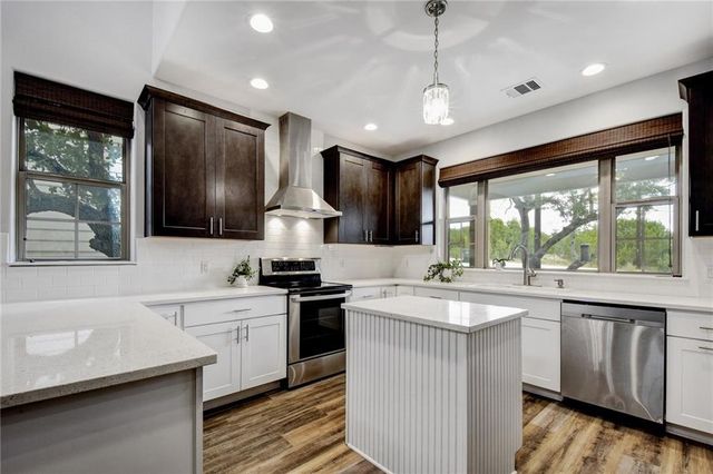 10002 Little Creek CIR, Dripping Springs, TX 78620