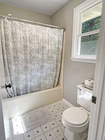 4320 Memory Ln, Adams, TN 37010