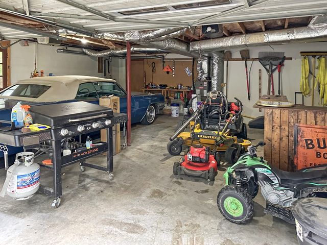 4320 Memory Ln, Adams, TN 37010