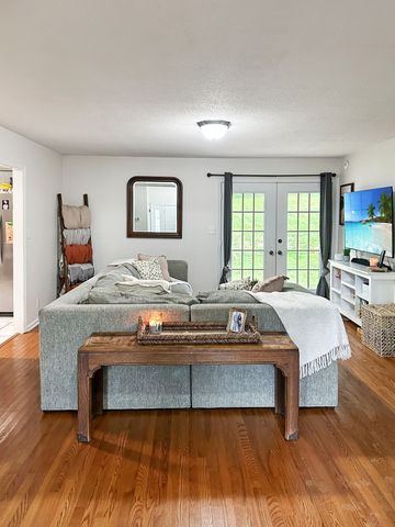 4320 Memory Ln, Adams, TN 37010