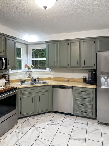 4320 Memory Ln, Adams, TN 37010