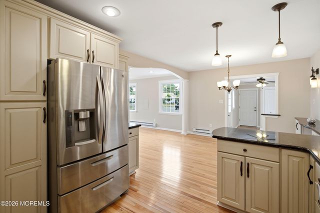 128 Korn Market A, Freehold, NJ 07728