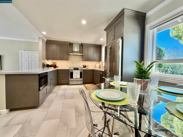 2117 Gill Port Ln., Walnut Creek, CA 94598