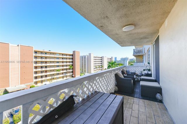 400 NE 12th Ave 505, Hallandale Beach, FL 33009