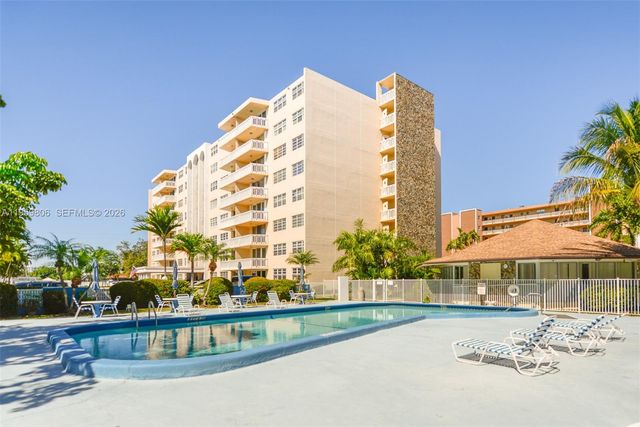 400 NE 12th Ave 505, Hallandale Beach, FL 33009
