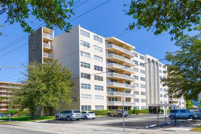 400 NE 12th Ave 505, Hallandale Beach, FL 33009