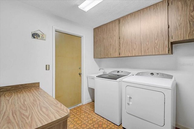 426 WHITFIELD AVENUE, Sarasota, FL 34243