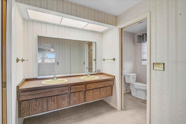 426 WHITFIELD AVENUE, Sarasota, FL 34243