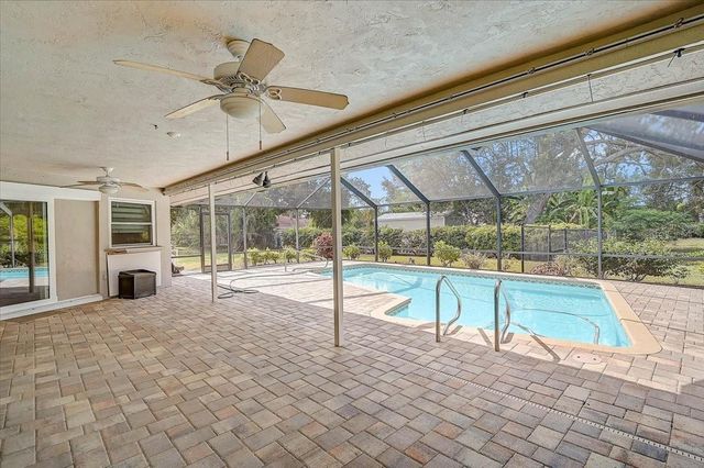 426 WHITFIELD AVENUE, Sarasota, FL 34243