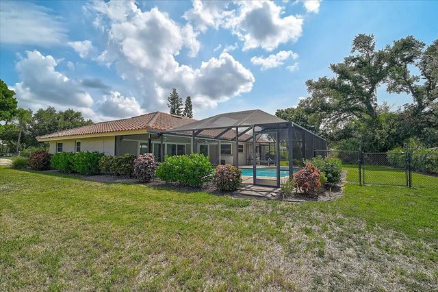 426 WHITFIELD AVENUE, Sarasota, FL 34243