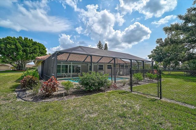 426 WHITFIELD AVENUE, Sarasota, FL 34243